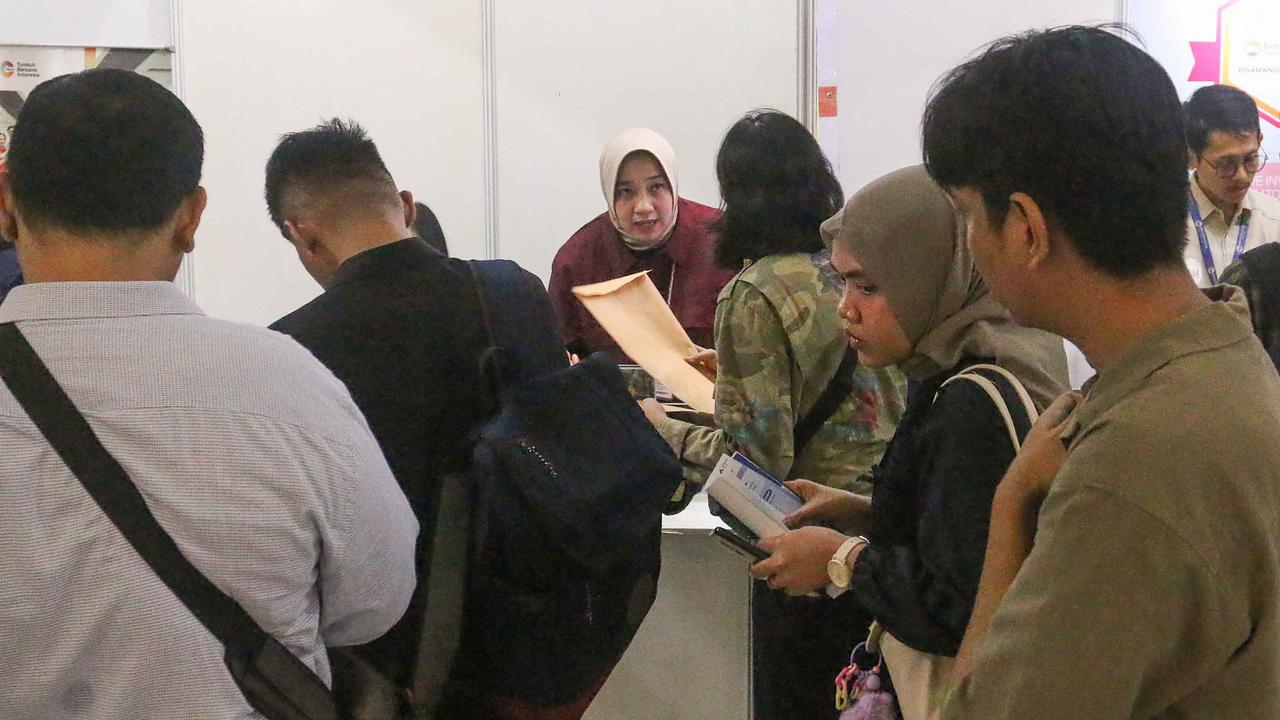 FOTO: Ribuan Pencari Kerja Padati Jakarta Job Fair 2025, Lowongan Dibuka di 40 Perusahaan