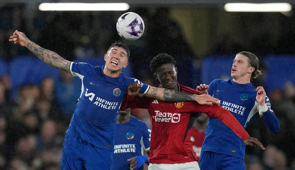 The Blues berhasil mengalahkan Manchester United dengan skor 4-3. (AP Photo/Kin Cheung)