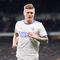 Pemain Real Madrid, Toni Kroos, saat melawan Granada FC pada laga Liga Spanyol di Stadion Santiago Bernabeu (6/2/2022). Real Madrid memboyong Toni Kroos dari Bayern Munchen dengan banderol sebesar 28,4 juta euro. (AFP/Oscar Del Pozo)