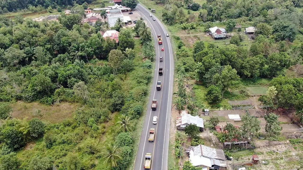 Kementerian PUPR melakukan penanganan akses menuju Batas Provinsi Bengkulu. Meliputi ruas Batas Kota Lahat-Simpang Air Dingin-Pagar Alam-Tanjung Sakti-Batas Provinsi Bengkulu sepanjang 115,18 km. (Dok Kementerian PUPR)