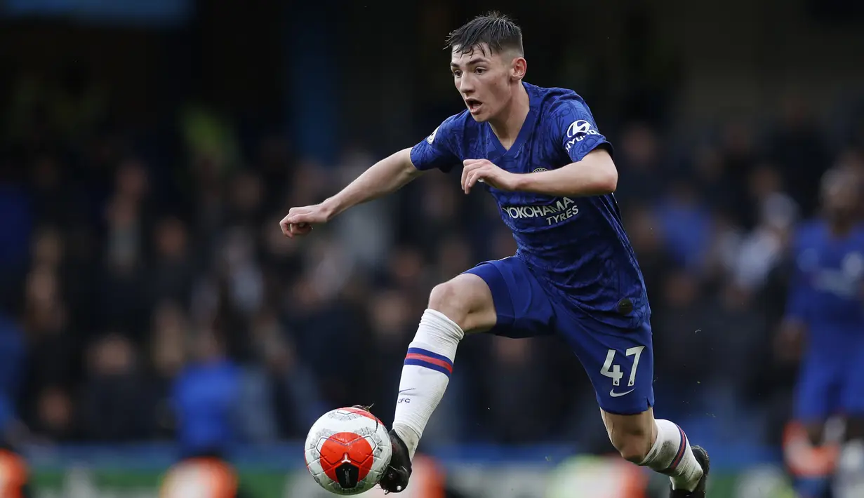 Billy Gilmour (18 tahun) - 7. Billy Gilmour - Performa Gilmour memang sangat impresif dalam beberapa pertandingannya bersama Chelsea musim ini. Gilmour juga mencatatkan nama sebagai 'Man of The Match' dua kali dalam laga kontra Liverpool dan Everton. (AFP/Adrian Dennis)