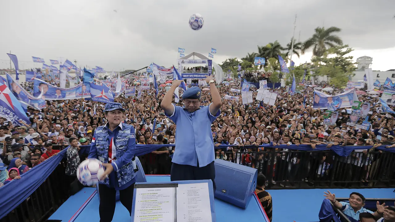 [FOTO] SBY Sambangi Lautan Manusia Palembang 
