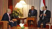 Donald Trump ketika bertemu dengan Presiden Mesir Abdel-Fatah al-Sisi (AFP)