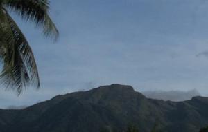 Status Gunung Awu di Sulawesi Utara naik dari status normal menjadi status waspada Level II. (Liputan6.com/ ESDM)