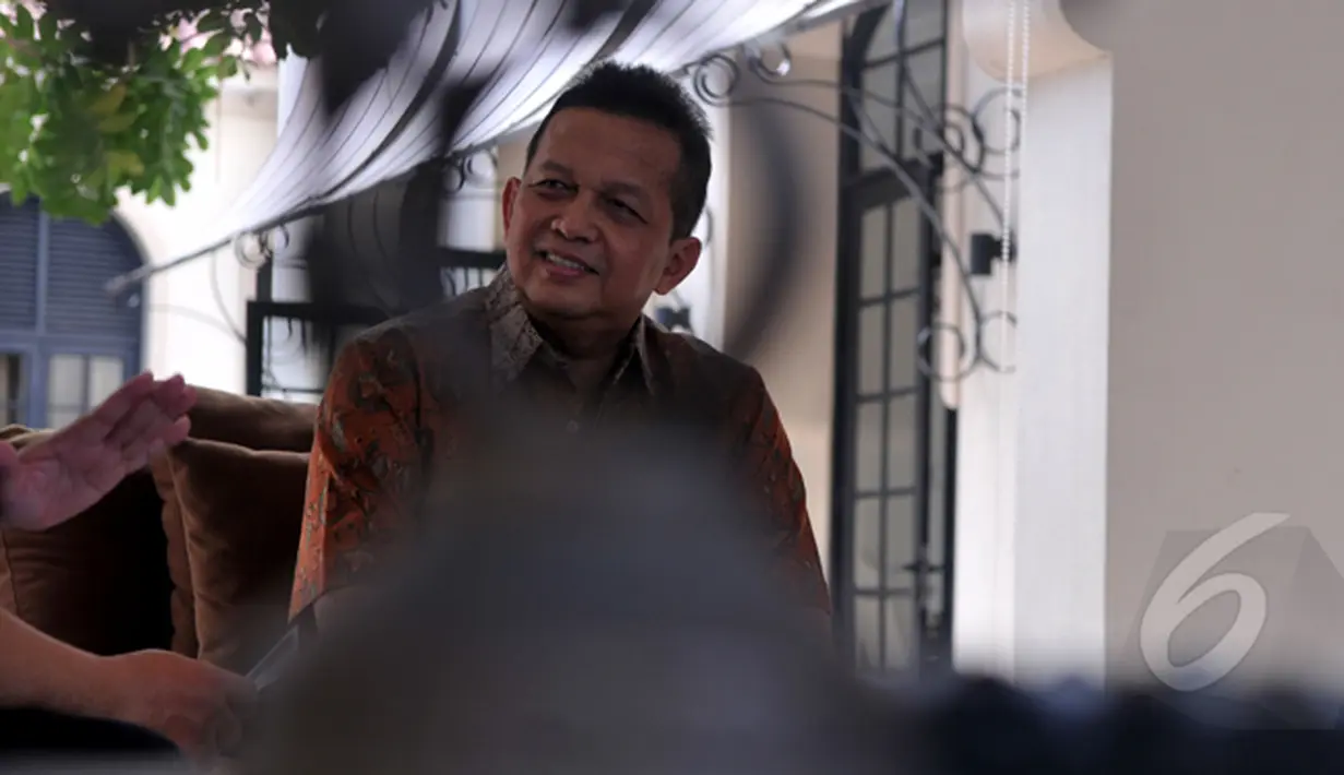 Sutrisno Bachir menyambut hangat kedatangan Liputan6.com. Dalam wawancara khusus itu, Sutrisno banyak menyampaikan banyak hal kepada Liputan6.com, Jakarta, Sabtu (22/2/2015).(Liputan6.com/Johan Tallo)