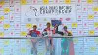 Pembalap AHRT, Rheza Danica Ahrens dan Mario Suryo Aji, finis satu-dua pada balapan pertama Asia Road Racing Championship (ARRC) Australia, Sabtu (21/4/2018). (Humas ARRT)