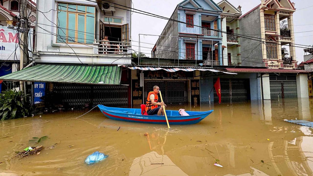 FOTO: Topan Matmo Luluhlantakkan Vietnam Utara, Banjir Terburuk dalam 60 Tahun