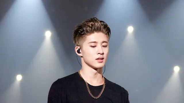 B.I iKON