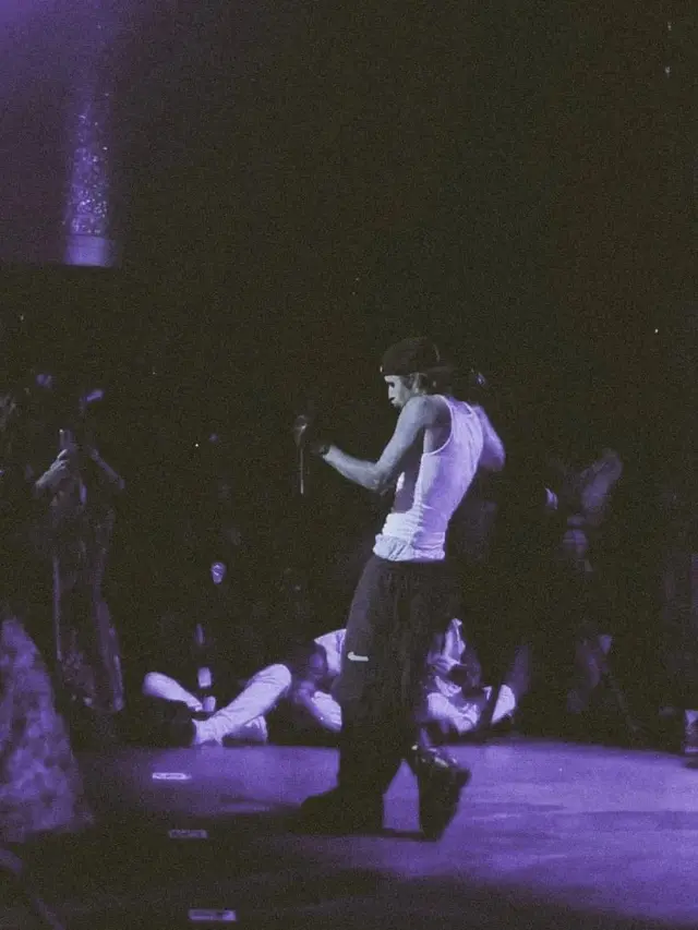 Dibayar Rp162 Miliar, 6 Gaya Santai Justin Bieber Pakai Celana Kendur saat Manggung di Pesta Sangeet Pernikahan Anak Crazy Rich India Anant