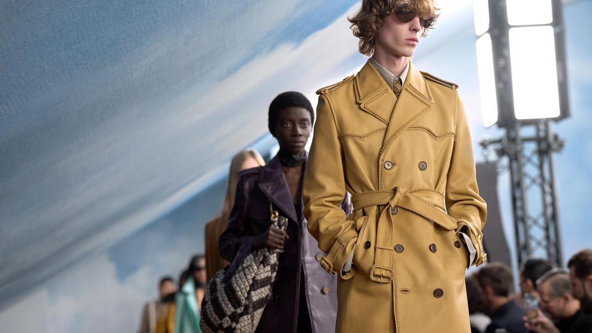 Intepretasi Musik Inggris yang Legendaris ala Burberry dalam Mode di London Fashion Week 2026