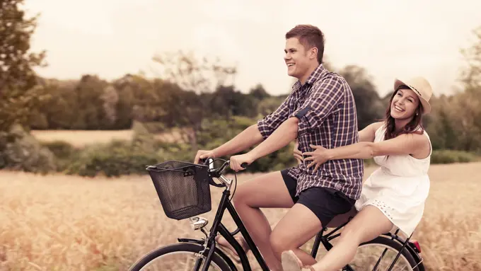 Bahagia Itu Kita yang Ciptain, Jadi Jangan Mikirin Apa Kata Orang