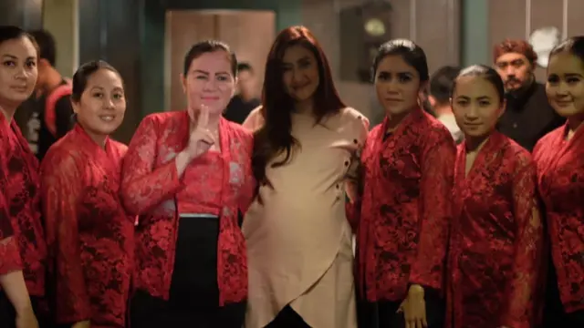 Pamer Baby Bump, 7 Potret Nafa Urbach Saat Syuting Film Iblis Dalam Kandungan
