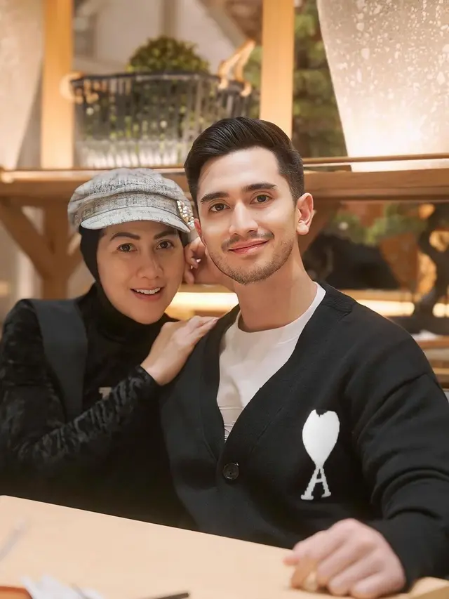 Potret Terbaru Verrell Bramasta dan Ibunda Venna Melinda, Disebut Punya Wajah yang Mirip