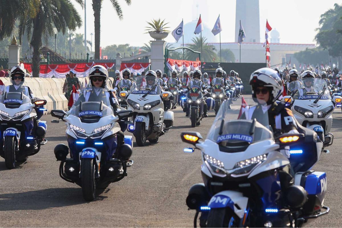 FOTO: Kirab Merah Putih Warnai HUT ke-80 RI di Jakarta