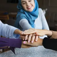 Ilustrasi Hubungan Tali Silaturahmi Credit: freepik.com