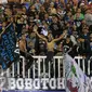 Pendukung Persib memadati tribun penonton Stadion Pakansari, Bogor, Sabtu (13/8/2016). (Liputan6.com/Helmi Fithriansyah)