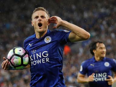 Leicester City mendapatkan kemenangan pertamanya pada ajang Premier League 2016-2017. The Foxes menekuk Swansea City dengan skor tipis 2-1 di King Power Stadium, Sabtu (27/8/2016). (Reuters/Darren Staples)