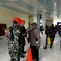 Wadanyon) OPM Kodap 35 Bintang Timur, Abdon Kisamdu ditangkap di bandara (Foto: Istimewa TNI)
