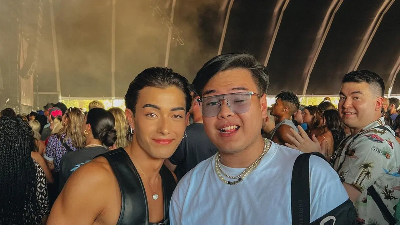 Jeje Soekarno nonton Coachella 2022 di Amerika (Foto: Instagram/@jejesoekarno)