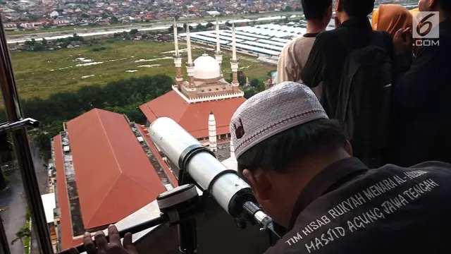 Memantau Hilal dari Menara  Al- Husna Semarang