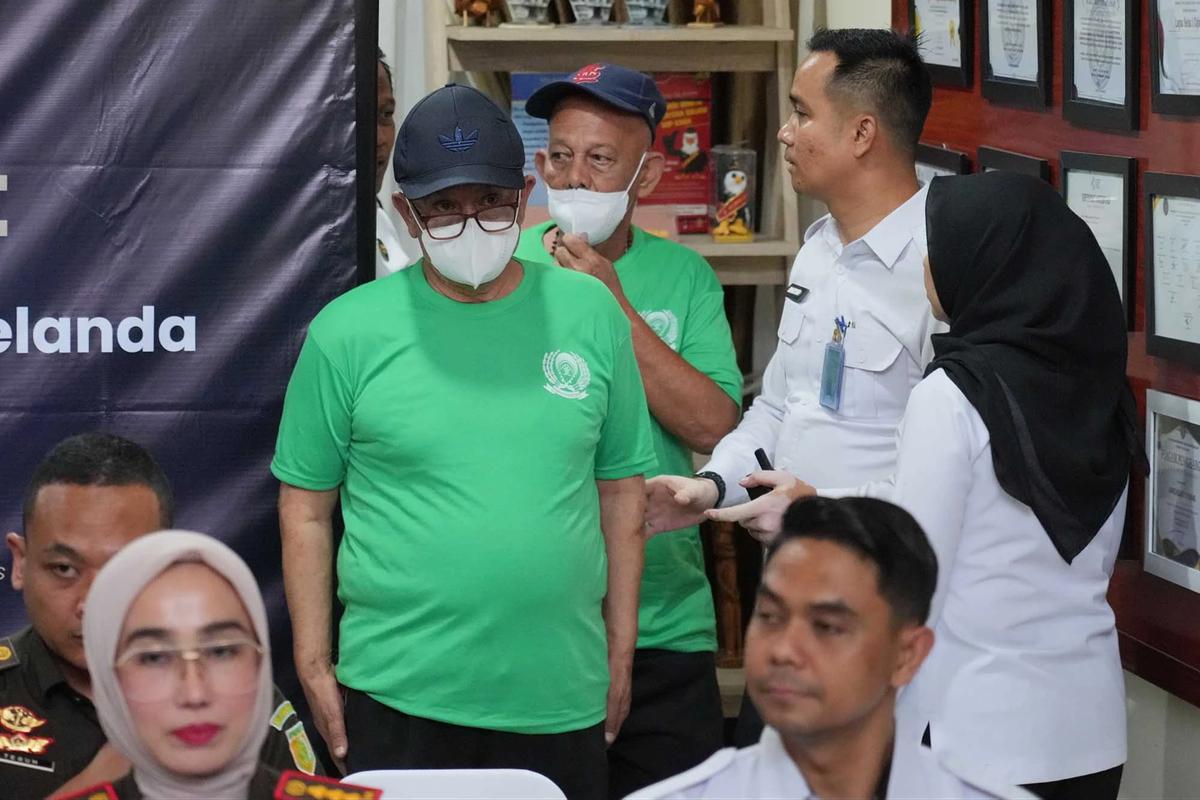 FOTO: Dua Warga Belanda Terpidana Narkoba Dipulangkan dari Indonesia