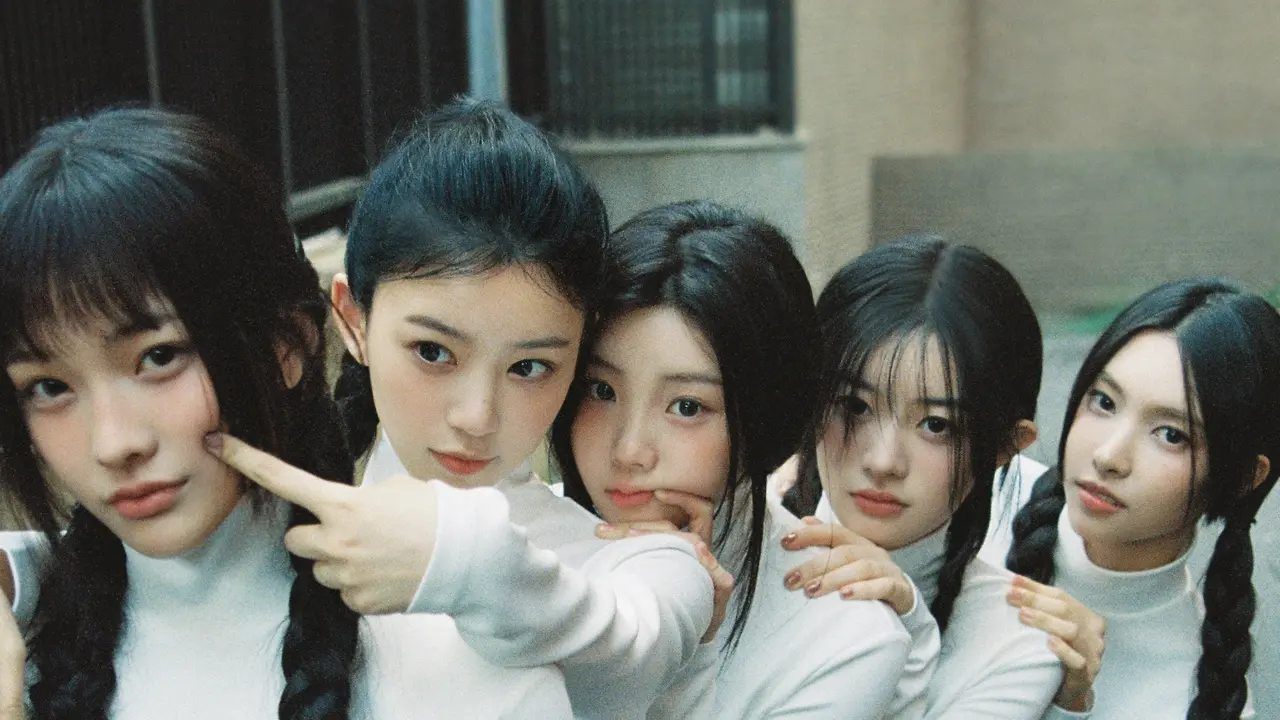 ILLIT. (Belift Lab via Soompi)