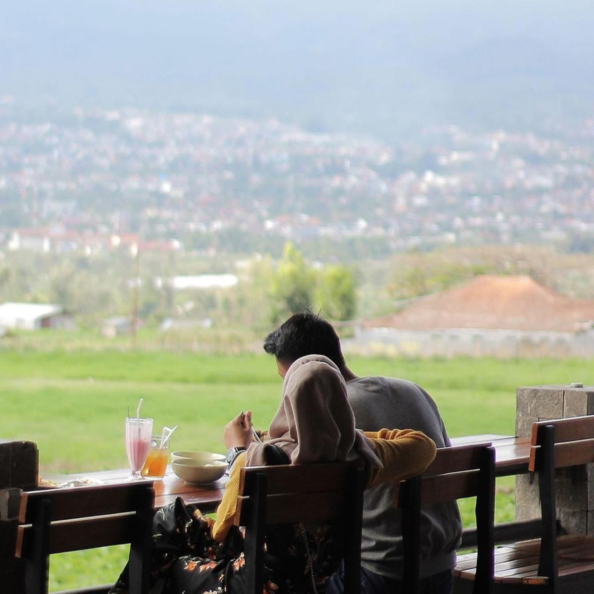 13 Tempat Makan Estetik di Malang