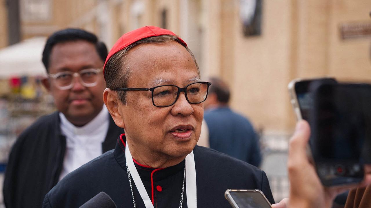 FOTO: Kardinal Indonesia Ignatius Suharyo Hardjoatmodjo Bersiap Mengikuti Konklaf di Vatikan