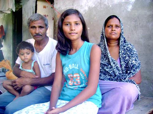 Sushma dan keluarganya | Photo: Copyright indiatimes.com