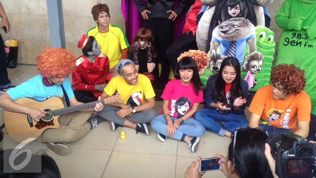Promosi Hotel Transylvania 2 di Commuter Line Bikin GAC Heran