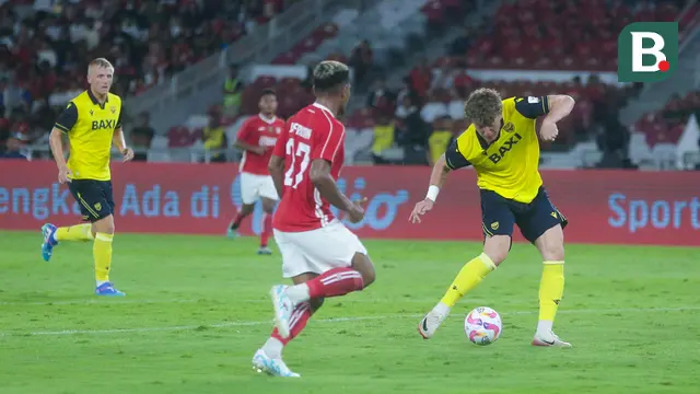  Parade Aksi Berkelas Ole Romeny yang Membuat Bek Liga Indonesia All Star Kerepotan