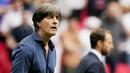 Joachim Loew - Juru taktik yang berhasil membawa Timnas Jerman meraih trofi Piala Dunia 2014 bisa dibilang sangat layak menjadi pelatih Barcelona. Dengan segudang pengalaman dan prestasi, Barca diprediksi bisa bangkit dibawah kendalinya. (AFP/Frank Augstein)