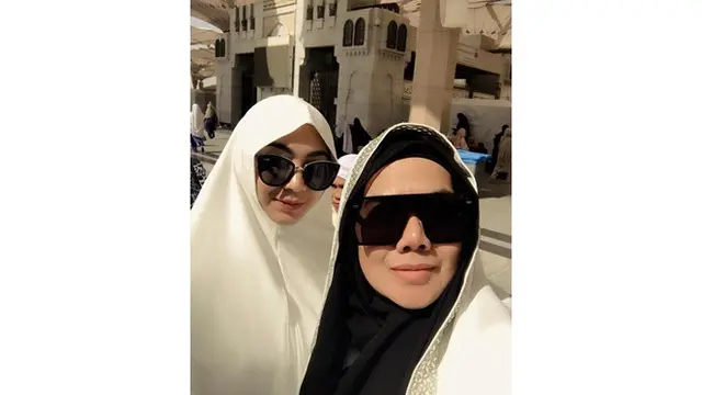 6 Momen Mesra Sarita Abdul Mukti dengan Shania Salsabila, Anak Sulung Blasteran Jerman