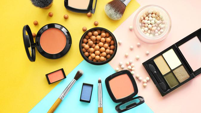 Ilustrasi kosmetik/produk makeup. (Foto: Shutterstock.com/Africa Studio)