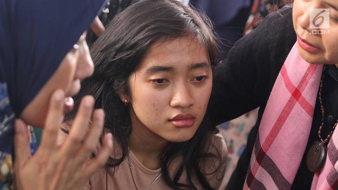 Anggota keluarga korban jatuhnya pesawat Lion Air JT 610 mendatangi posko ante Antemortem Rumah Sakit Polri Kramat Jati, Jakarta, Selasa (30/10). Pihak RS Polri sudah memeriksa 151 anggota keluarga korban pesawat Lion Air. (Liputan6.com/Immanuel Antonius)