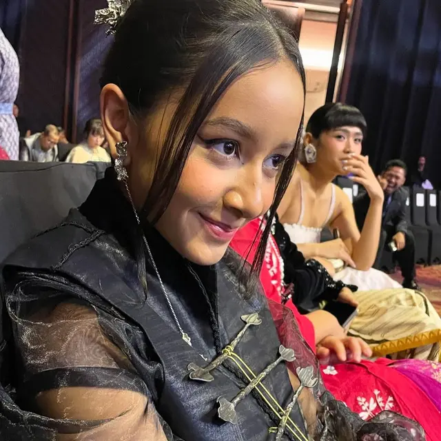 Potret 6 Mantan Artis Cilik di FFI 2024, Sherina Curi Perhatian dengan Busananya