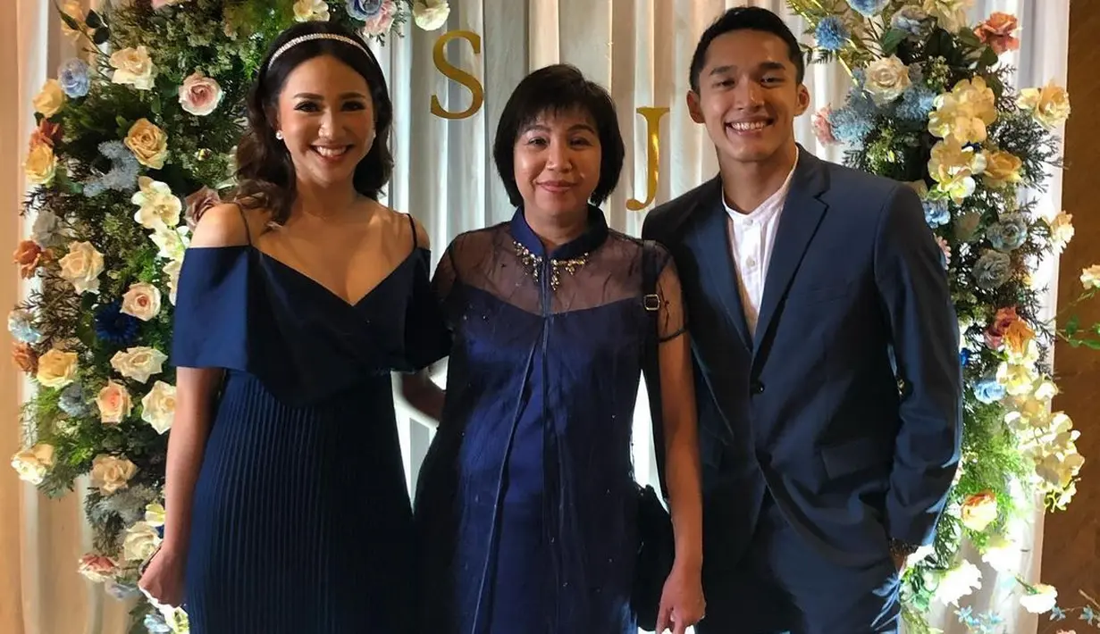 Jonatan Christie dan Shania eks JKT 48 (Instagram/chresentiaerry)