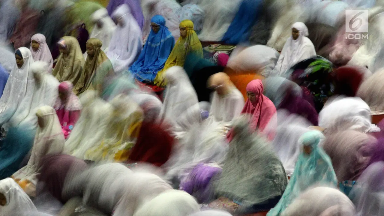 Tarawih Pertama, Umat Muslim Penuhi Masjid Istiqlal