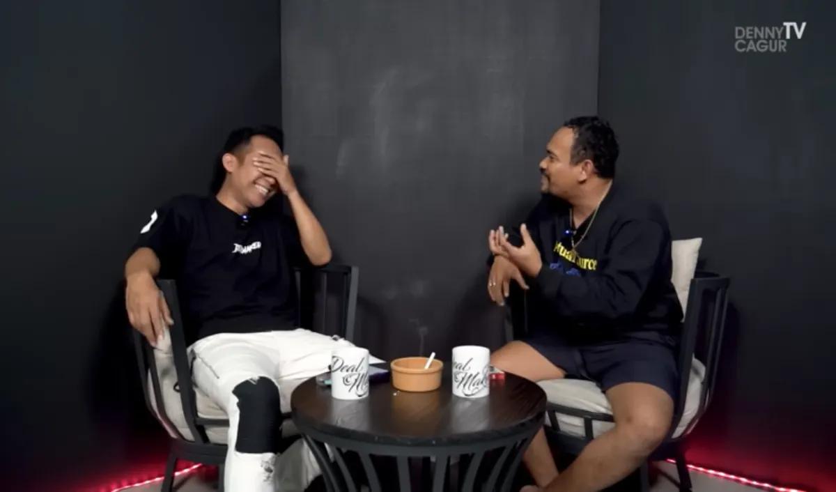 Adapun nama Ahmad dan Hidayat, didapat Ebel setelah menikah dengan istrinya.&nbsp;