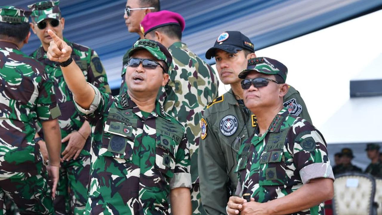 Potret Kasau Didampingi Pangkoopsudnas Tinjau Kesiapan Gladi Bersih Upacara Gepasops Hormil 2025