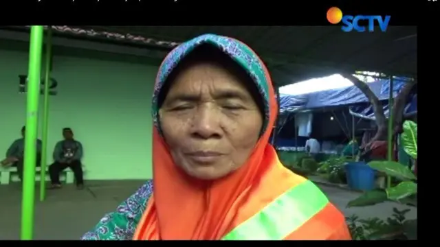 Meski telah berada di Asrama Haji Sukolilo, Surabaya, Jawa Timur, Mbah Murip merasa seolah masih berada di rumah. 