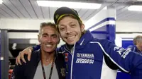 Legenda MotoGP, Mick Doohan (kiri), menyebut kemampuan Valentino Rossi di atas normal. (AutoScout24)