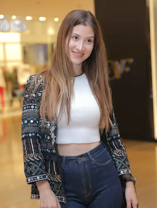 Memiliki banyak kesamaan membuat pasangan ini menjadi akrab. Setelah beberapa kali ngobrol, hingga merasa klop dengan Raline. (Andy Masela/Bintang.com)