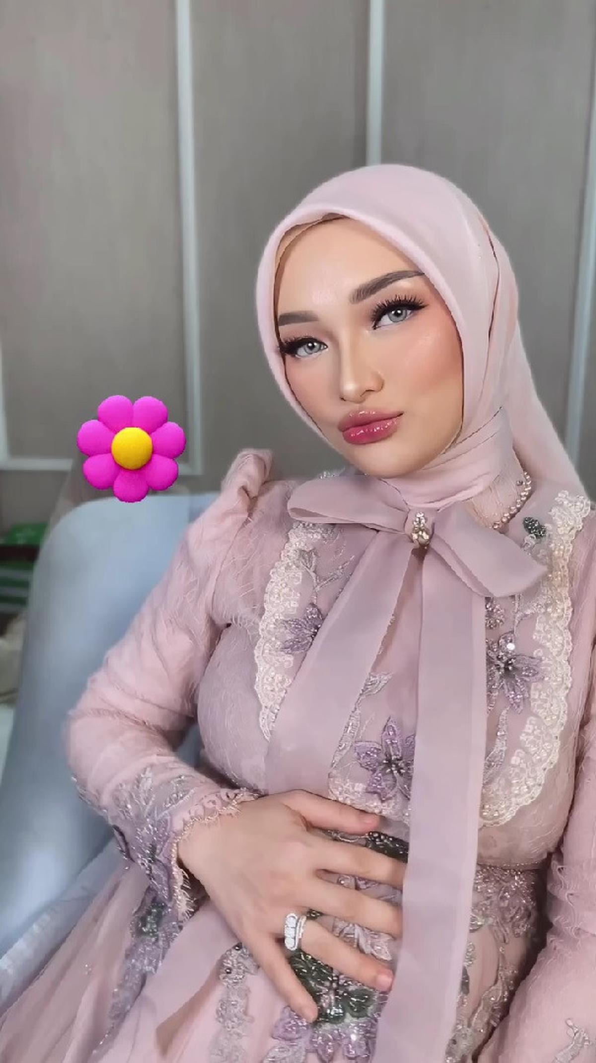 Potret Cantik Zaskia Gotik di Acara Tasyakuran 7 Bulanan Kehamilannya