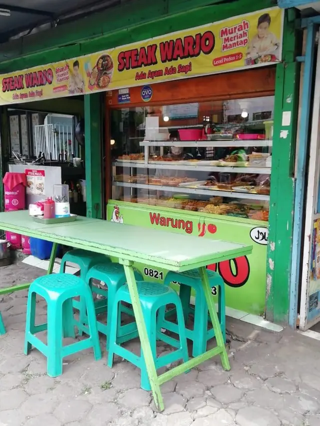 Sajian Steak di Warung Tepi Jalan Mirip Warteg, Ada Cerita Apa di Baliknya?