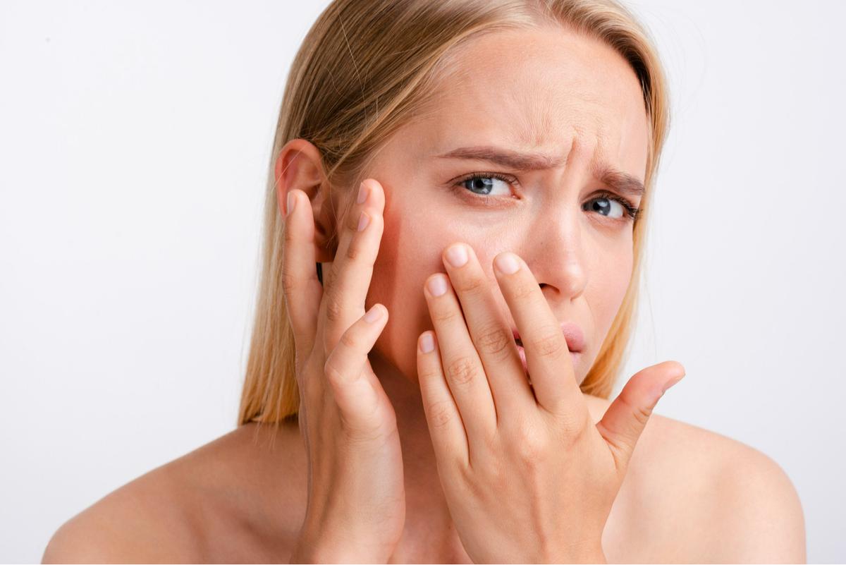 Kulit Kering dan Dehidrasi Itu Beda—Ini Penjelasan Ahli Dermatologi
