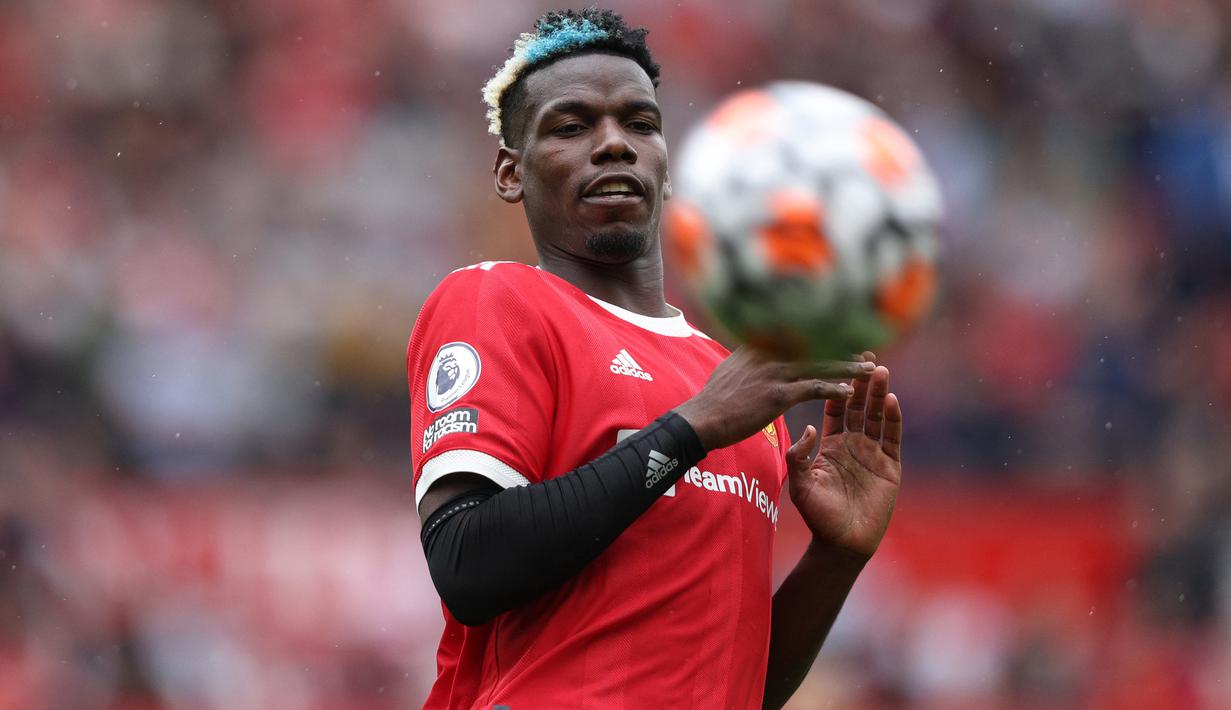 <p>Paul Pogba. Gelandang Prancis berusia 29 tahun yang baru saja meninggalkan Manchester United ini pernah dua kali memperkuat MU sepanjang kariernya. Di periode pertamanya ia bertahan 1 musim pada 2011/2012 usai dipromosikan dari tim U-18 dan total tampil dalam 7 laga di semua ajang. Sementara periode keduanya berlangsung selama 6 musim pada 2016/2017 hingga 2021/2022 usai didatangkan dari Juventus. Ia total tampil dalam 226 laga di semua ajang pada periode keduanya dengan mencetak 39 gol dan 51 assist. Paul Pogba dipastikan meninggalkan MU di akhir musim 2021/2022 dan akan kembali bergabung dengan Juventus secara gratis di musim 2022/2023. (AFP/Adrian Dennis)</p>