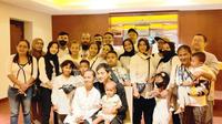 Bio One bertemu keluarga besar Gepeng saat promo film Srimulat: Hil yang Mustahal (Foto: Instagram bojvoyej)