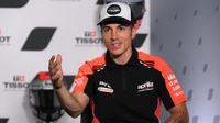 Maverick Vinales mengaku gugup menjelang debutnya bersama Aprilia pada balapan yang akan berlangsung di sirkuit MotorLand tersebut. Ia menyebut sepeti hari pertama masuk sekolah. (Foto: AFP/Lluis Gene)