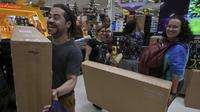 Menurut laman Britannica, istilah Black Friday berawal sejak tahun 1960-an, ketika petugas polisi di Philadelphia mulai menggunakan frasa "Black Friday" untuk menggambarkan kekacauan yang terjadi saat sejumlah besar wisatawan pinggiran kota datang ke kota. (NELSON ALMEIDA/AFP)
